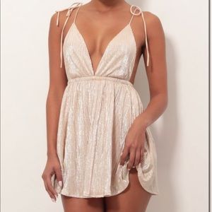 Shoulder tie mini dress in color champagne
